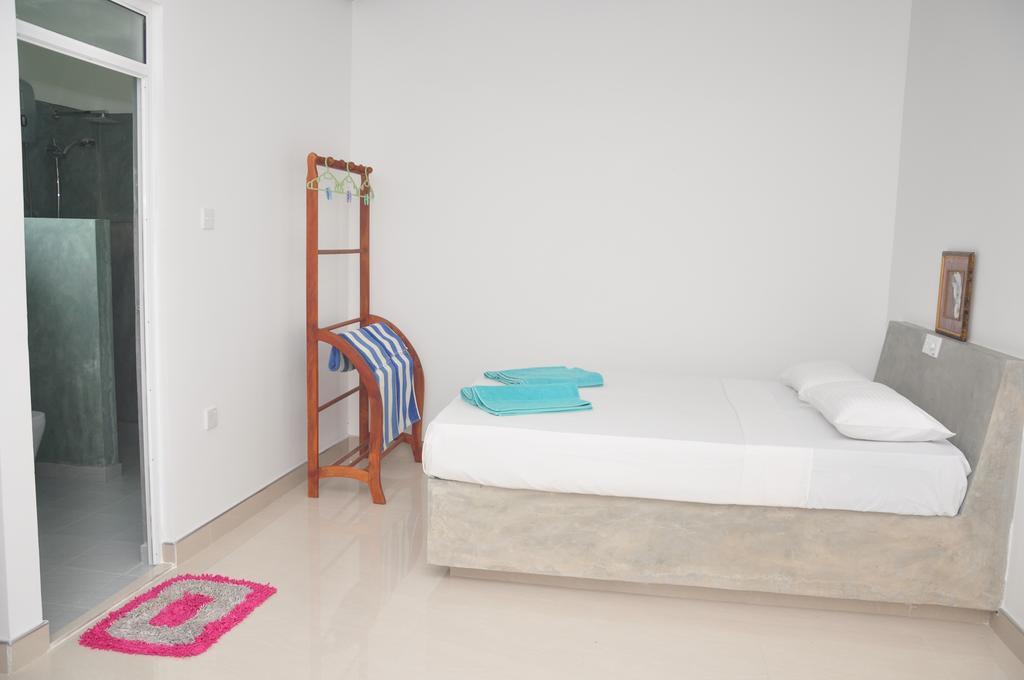 The Fence Bed & Breakfast Bentota Bilik gambar