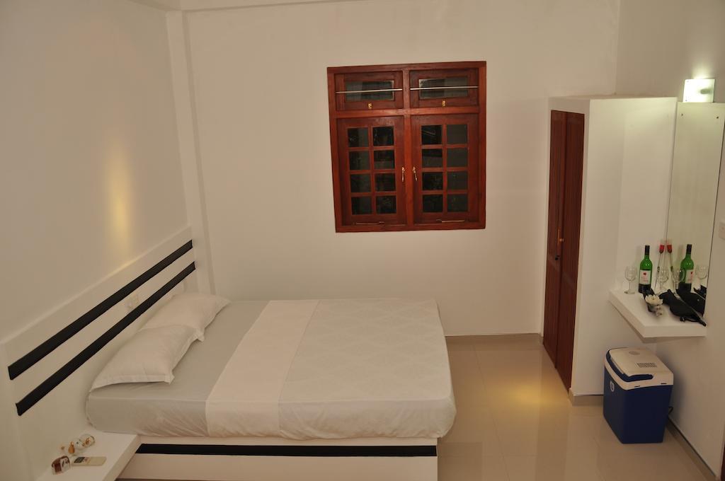 The Fence Bed & Breakfast Bentota Bilik gambar